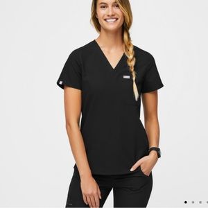 FIGS Women's Black Catarina™ - One-Pocket Scrub Top - L / Black